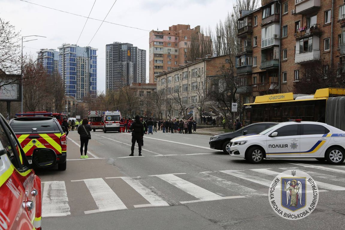 Наслідки обстрілу Києва 25 березня