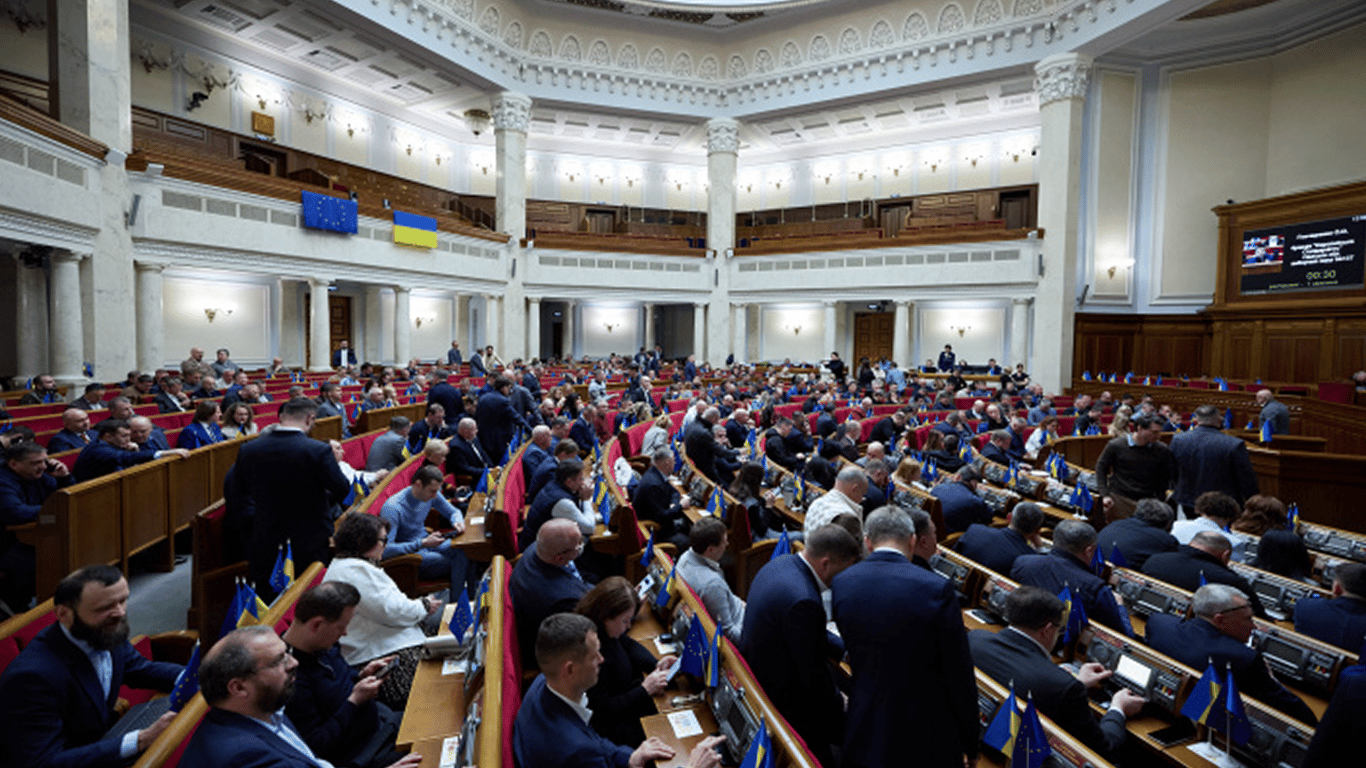 Узникам, которые ушли на войну, хотят предоставить отпуск: законопроект