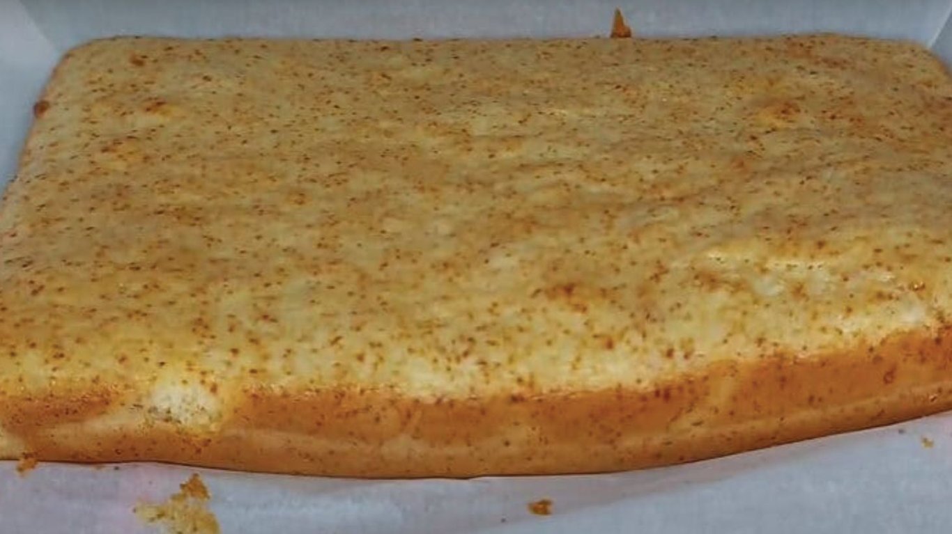 простий та смачний торт в міру вологий 