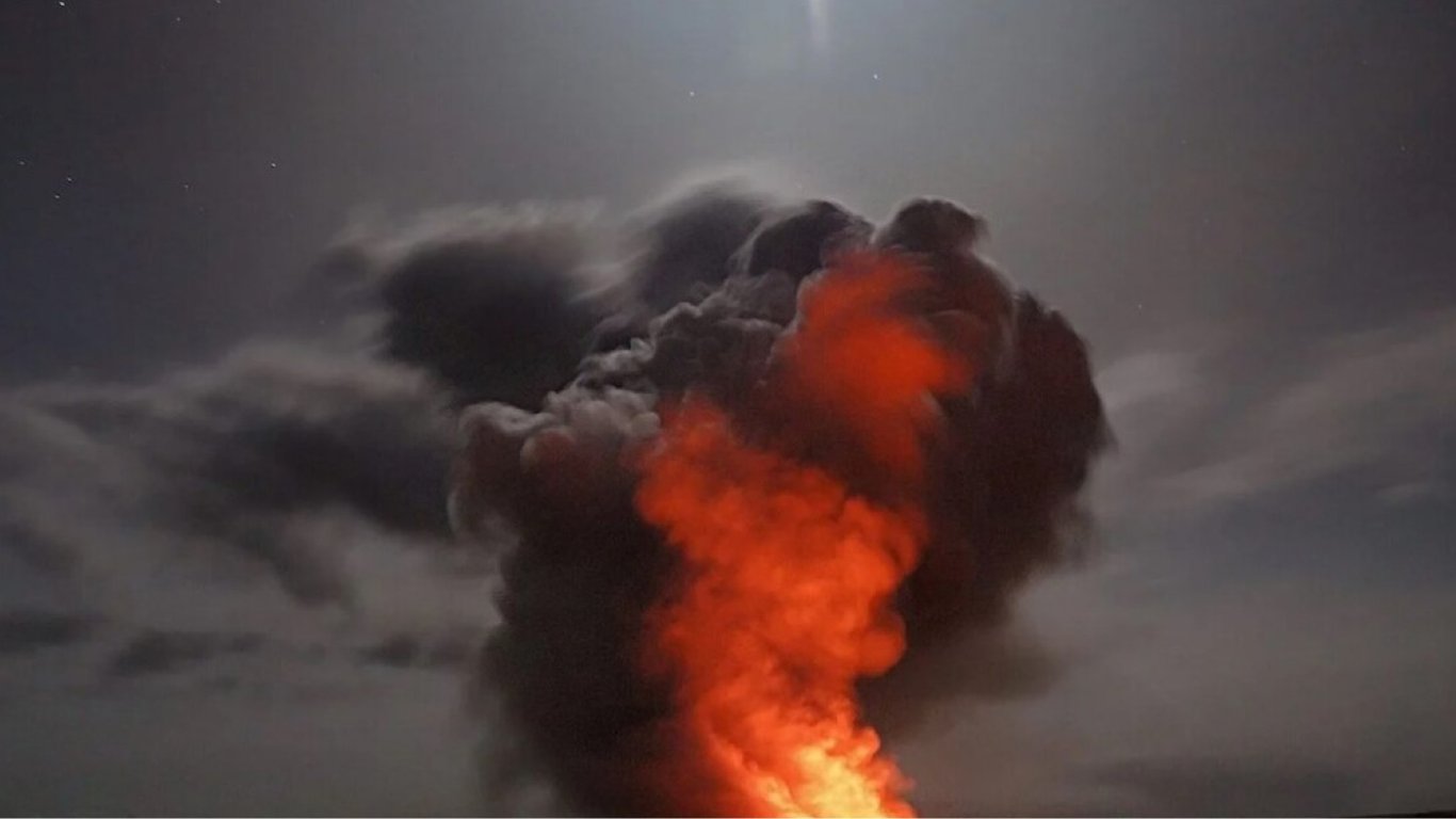 В Тюменской области произошел взрыв на нефтяном месторождении: есть погибшие