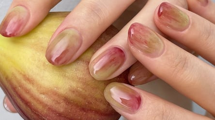 This Korean nail trend turns manicures into juicy fruit designs - 285x160