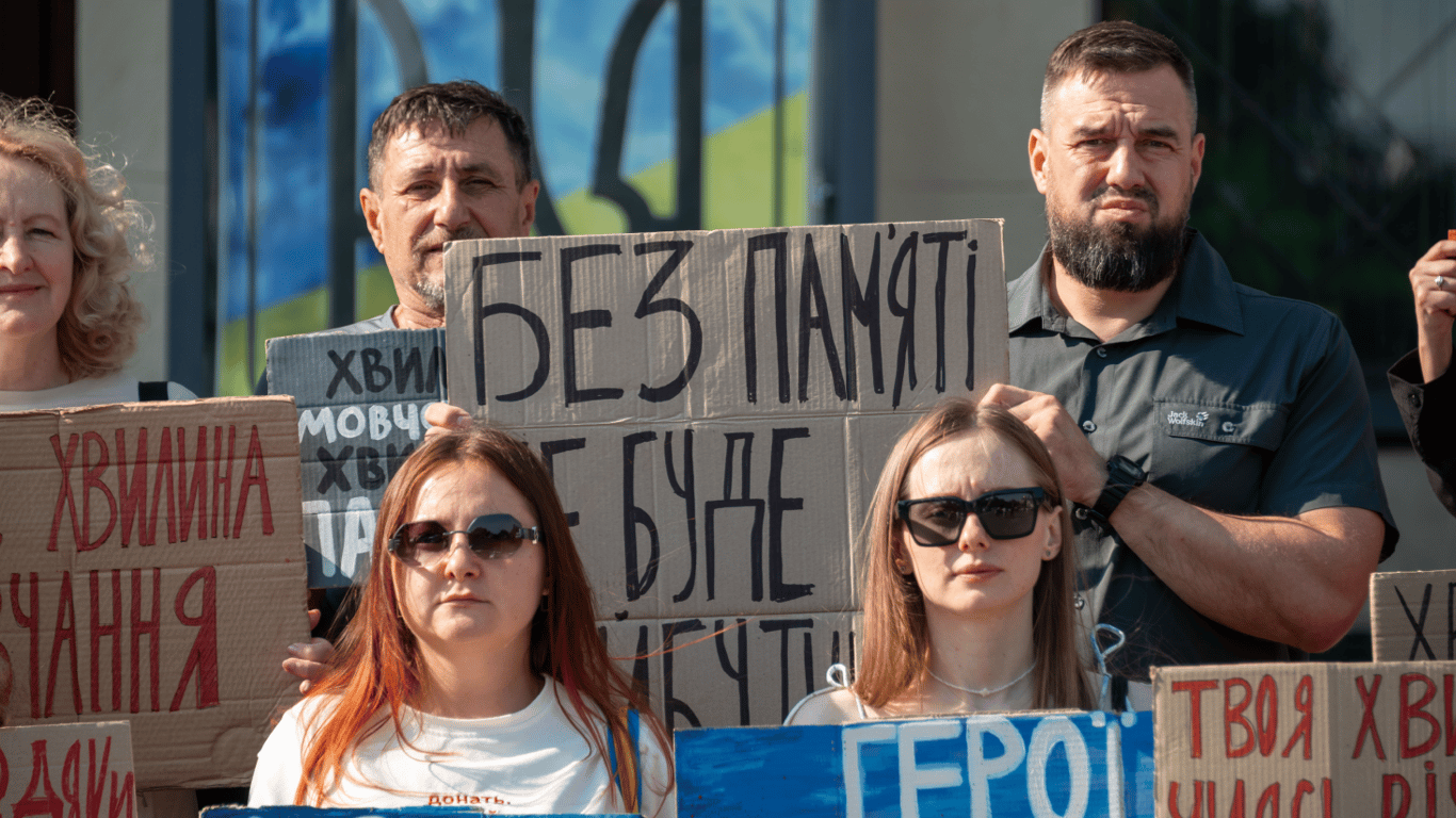 В Одесі вшанували полеглих героїв — фоторепортаж з акції - фото 10