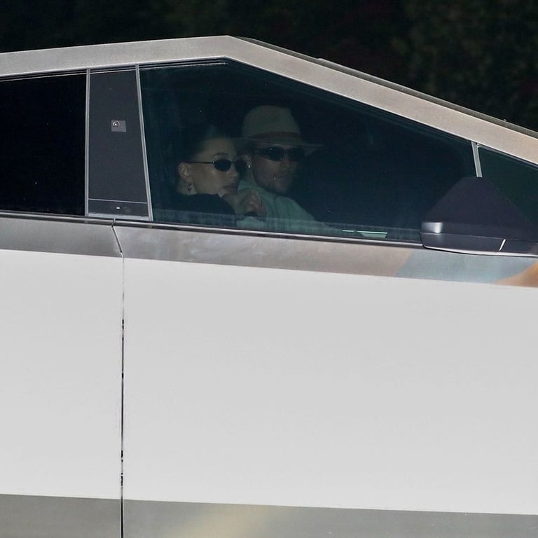 Джастін та Гейлі Бібери вперше з'явились на публіці після народження первістка - фото 2