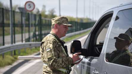 Пункти пропуску перевантажені: на кордоні накопичились авто - 285x160