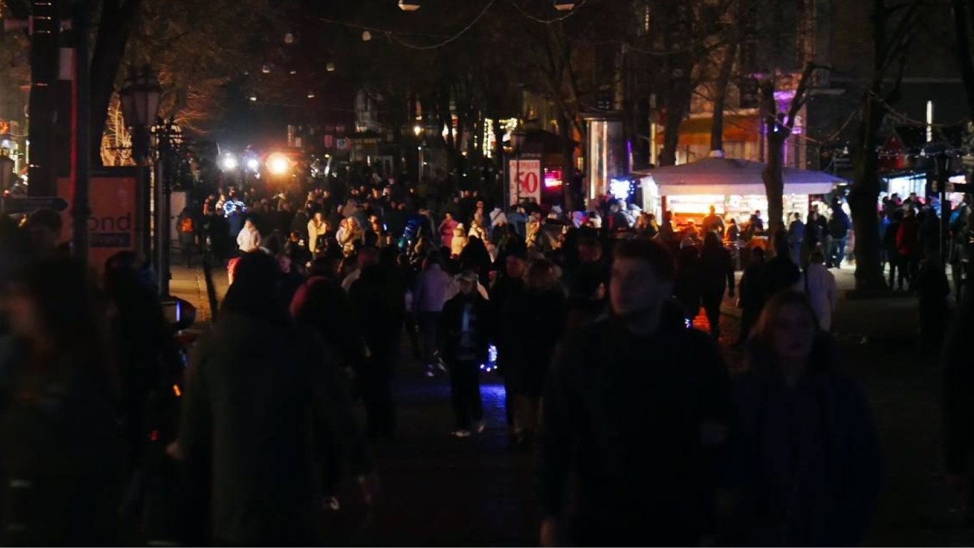 Графіки відключень в Одесі: час подачі світла на завтра