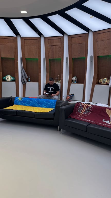 Александр Усик