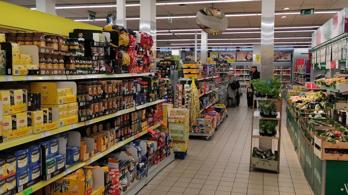 Экономия на продуктах в Польше: куда идти за низкими ценами в 2026 году