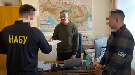 Привласнили державні кораблі — двом депутатам Одеської облради повідомили про підозру - 285x160