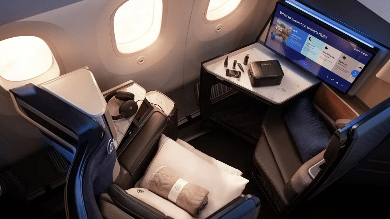 United Airlines презентовал роскошные Boeing 787 с частными каютами (фото) - фото 2