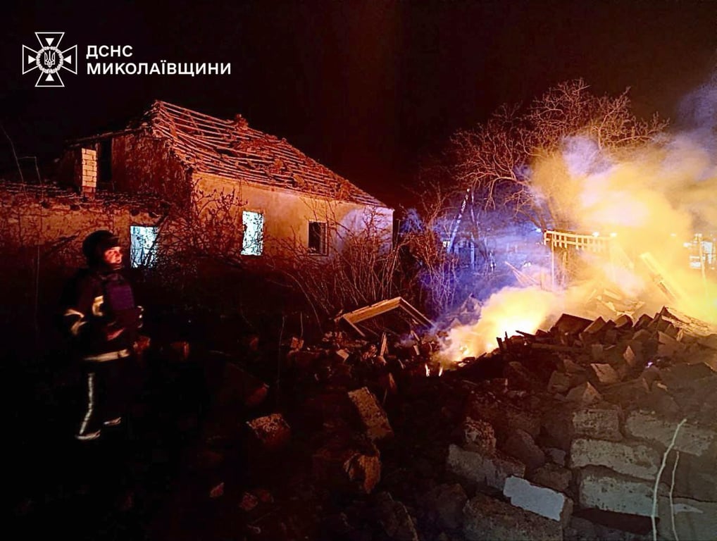 Момент ліквідації наслідків обстрілу — фото з місця подій