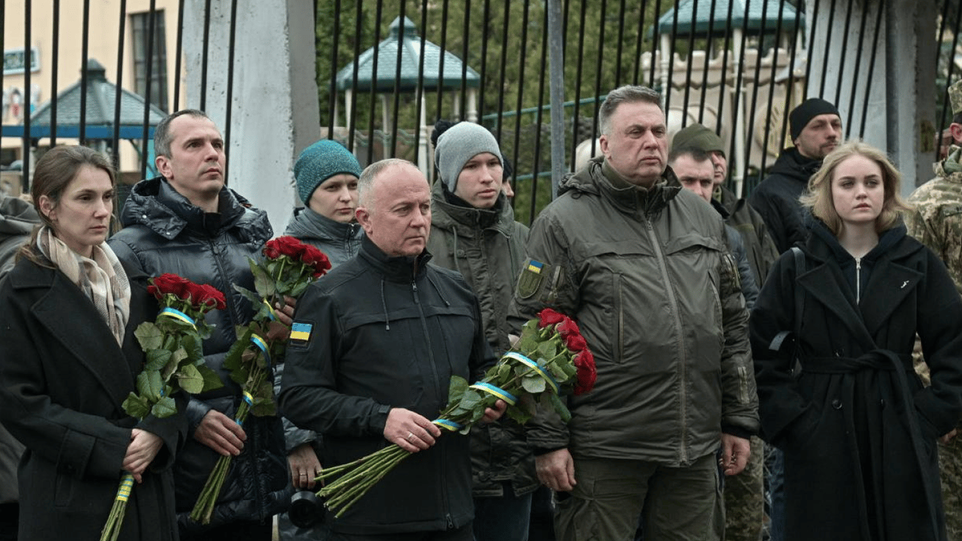 У Києві відкрили меморіальну дошку на честь розвідника, Героя України Олександра Чуба
