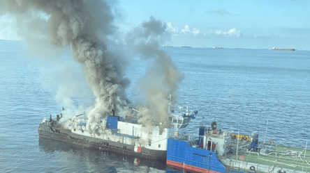 У порту в Керченській протоці спалахнув російський буксир - 285x160