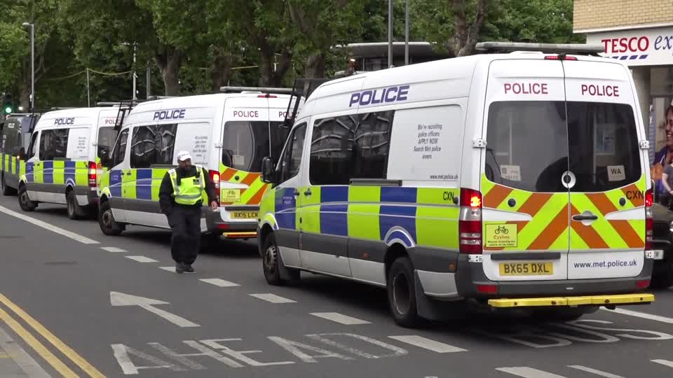 Понад 100 антимігрантських акцій заплановано сьогодні у Британії — чого чекає поліція - фото 3