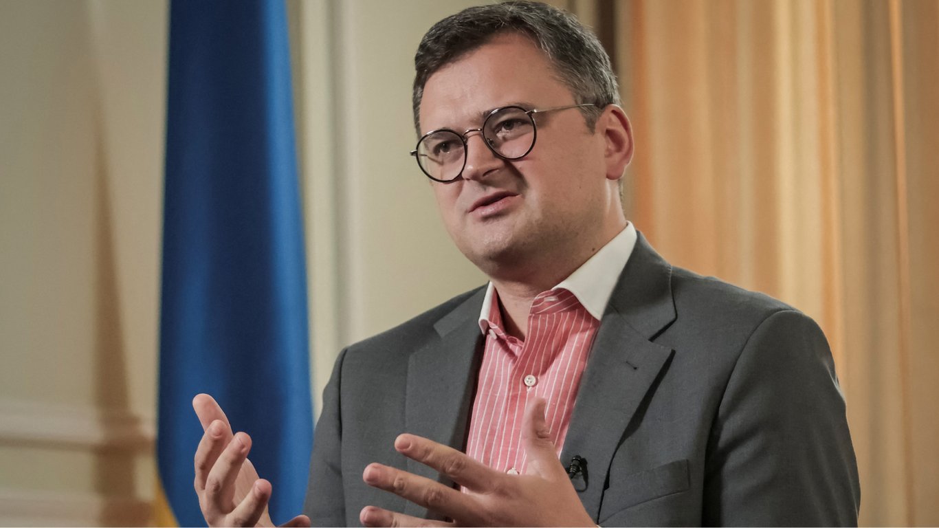 "Необхідні для успіху України": Кулеба закликав партнерів надати Taurus і ATACMS