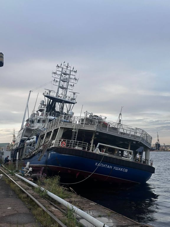 Потонулий "Капітан Ушаков"