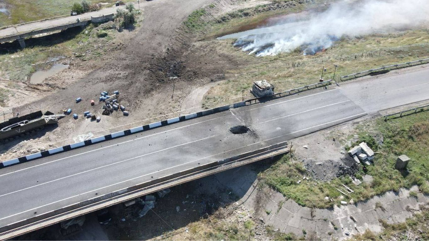 У ЗСУ підтвердили удари по Чонгарському та Геніченському мостах