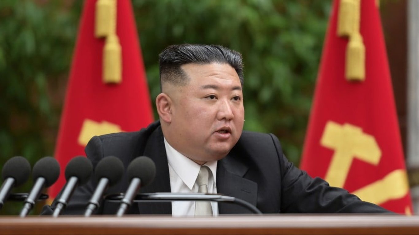 Кім Чен Ин наказав північнокорейській армії зміцнити обороноздатність