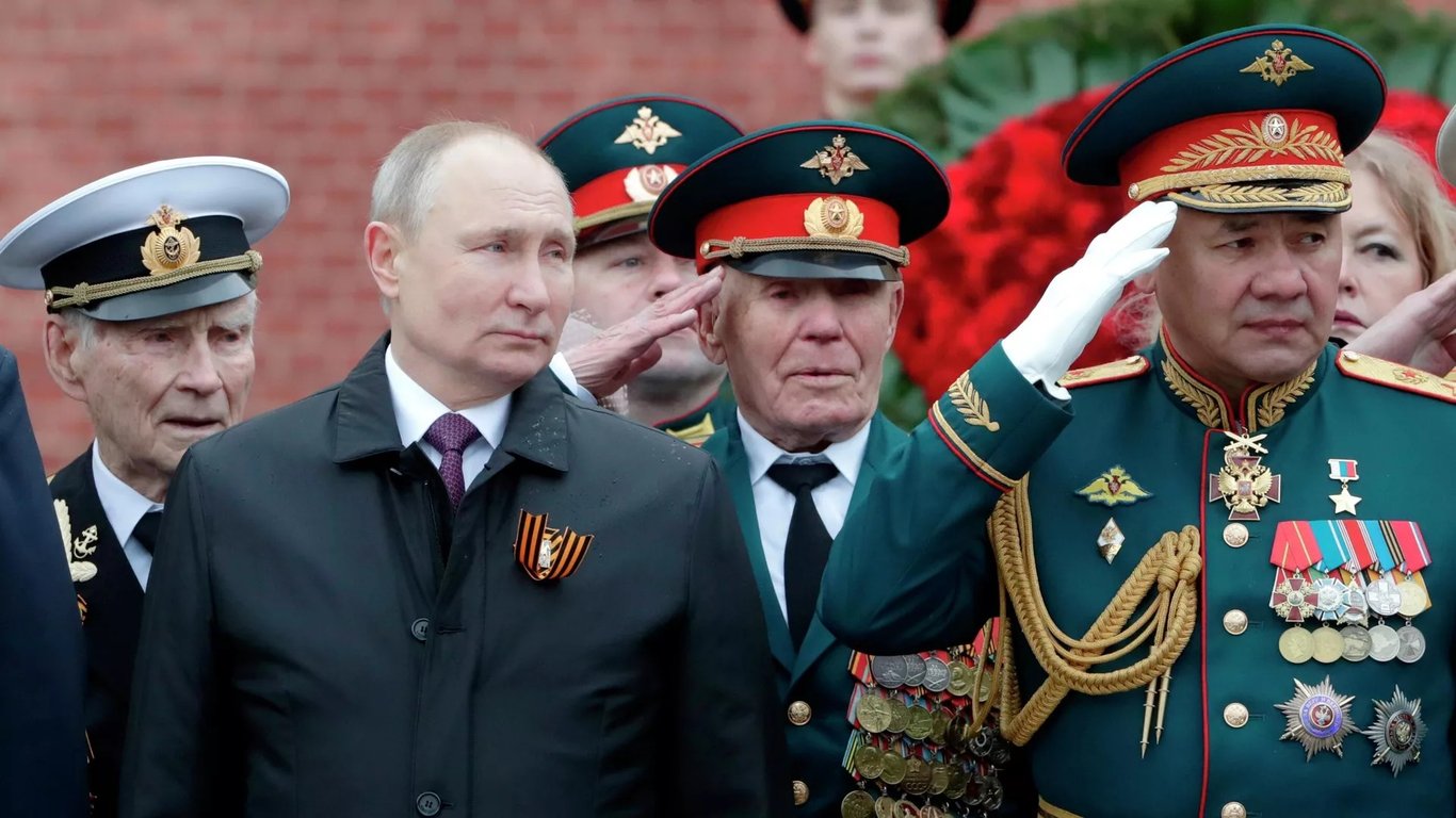 Шойгу на місці, силовики "врятували Росію": подробиці нового виступу Путіна