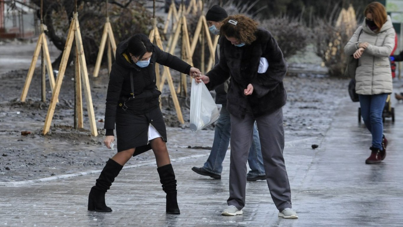 Будьте обачні на дорогах — прогноз погоди у Харкові на завтра
