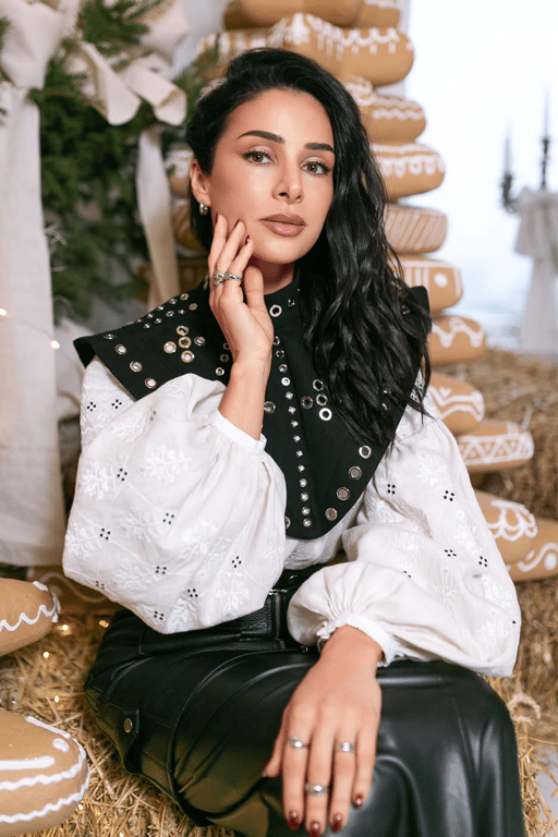 Злата Огнєвіч показала, як носити вишиванку