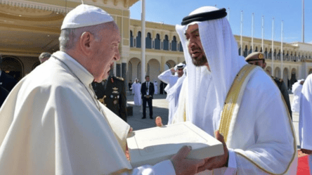 Папа Римский попросил: президент ОАЭ хочет организовать встречу Зеленского и Путина - 285x160