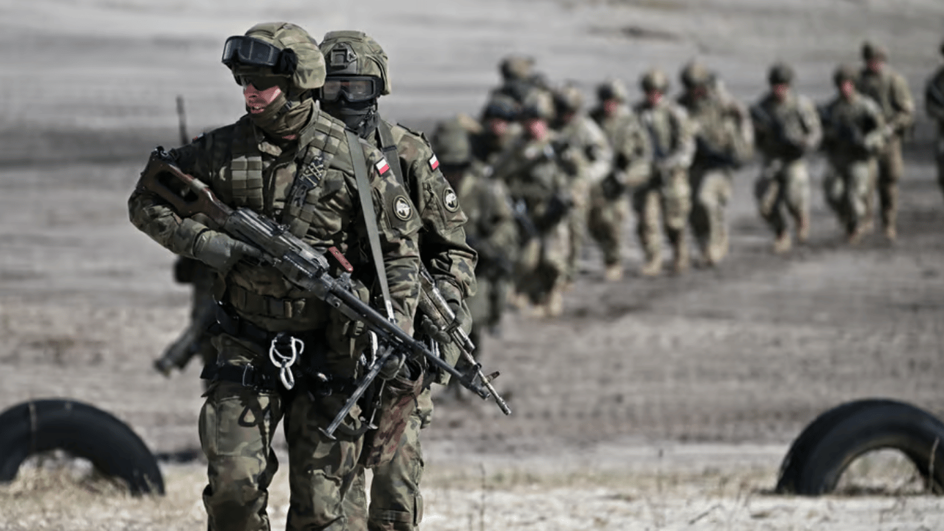 Польща відправить 2 тисячі військових на кордон з Білоруссю, — ЗМІ