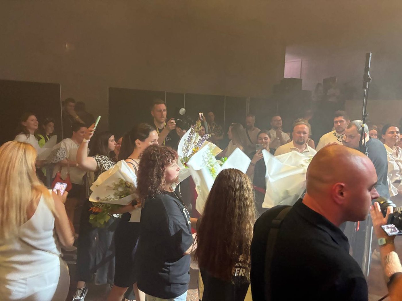 Яскраве шоу та заручини — MONATIK "розірвав" сольним концертом - фото 15