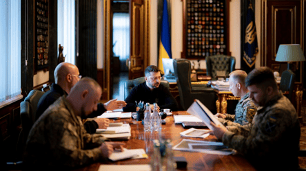 Зеленский собрал военное совещание — что обсудили - 285x160