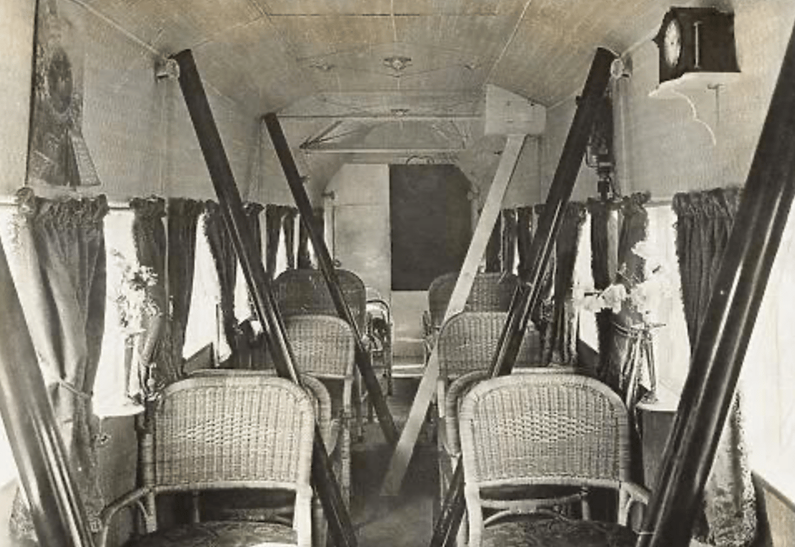 Салон пасажирського літака Handley Page, 1919 рік