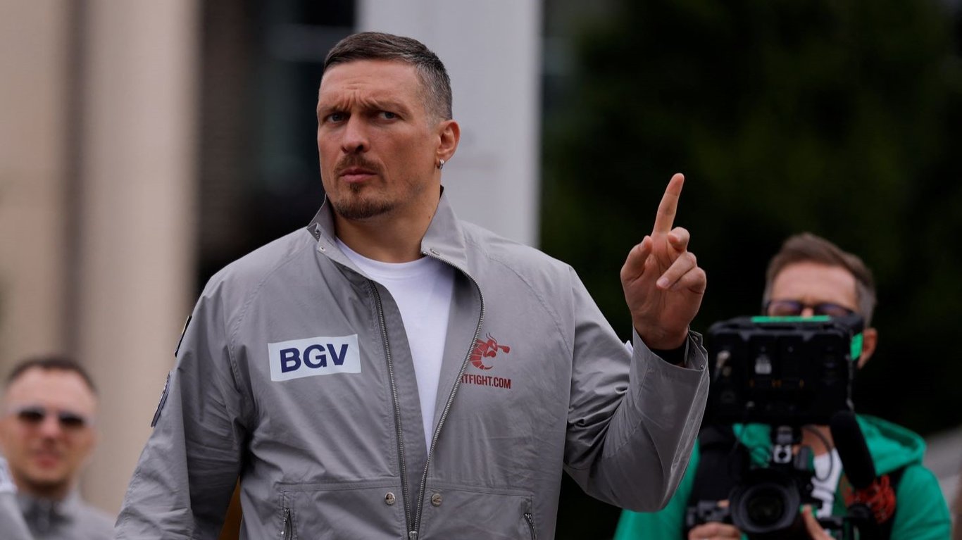 Александр Усик