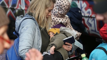 Помощь беженцам в Польше: почему украинцев лишают соцвыплат - 285x160
