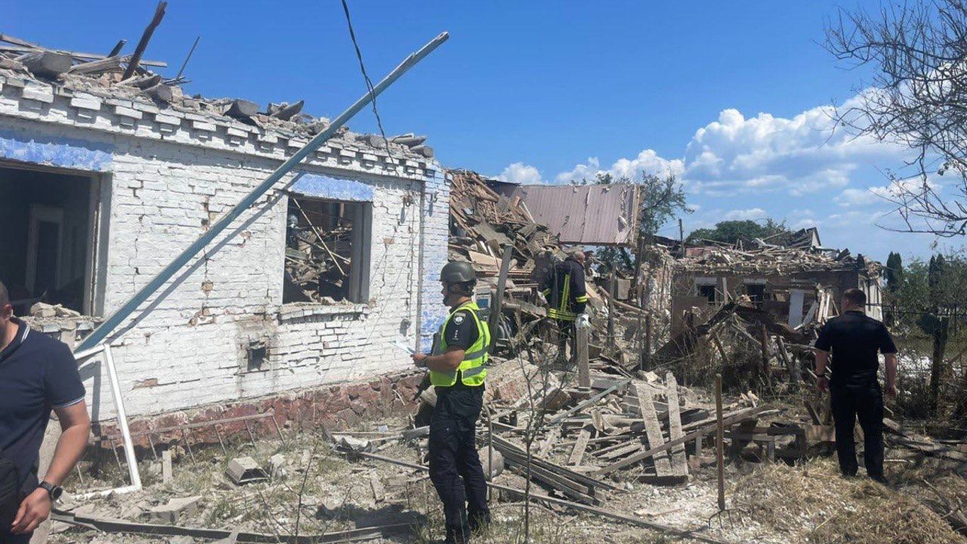 У ДСНС розповіли, які руйнування зафіксовані на Київщині внаслідок ракетної атаки