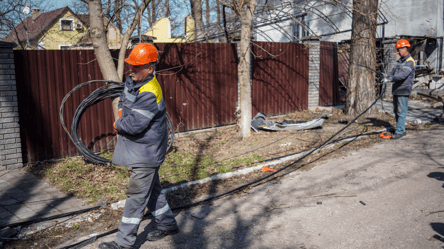 РФ пошкодила енергообʼєкт на Київщині: є перебої зі світлом і водою - 304x171