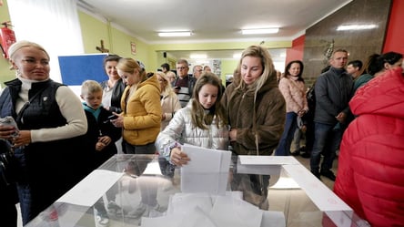 Відсутність бюлетенів та рекордна явка: як пройшли парламентські вибори у Польщі - 285x160