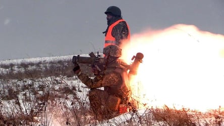 Палити ворога за гарні гроші — в "Азові" є вакансія вогнеметникам - 290x160