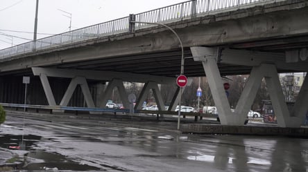 Kyiv overpass has begun to collapse — photo report - 285x160