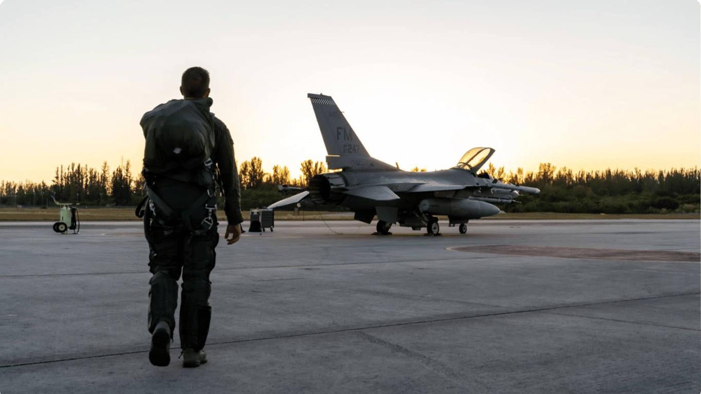 Украина может получить F-16 уже этой зимой, — экс-директор ЦРУ Петреус