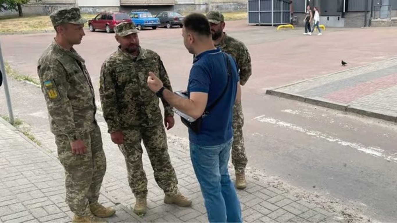 Днепропетровский ТЦК отреагировал на конфликт между военными и гражданским
