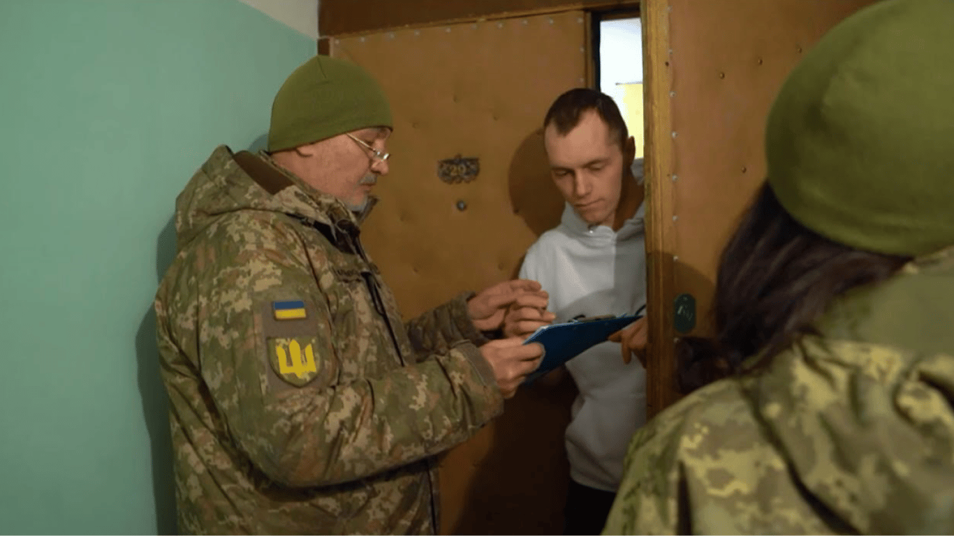 Чи можуть ТЦК приходити за місцем прописки, якщо військовозобов'язаний не в розшуку