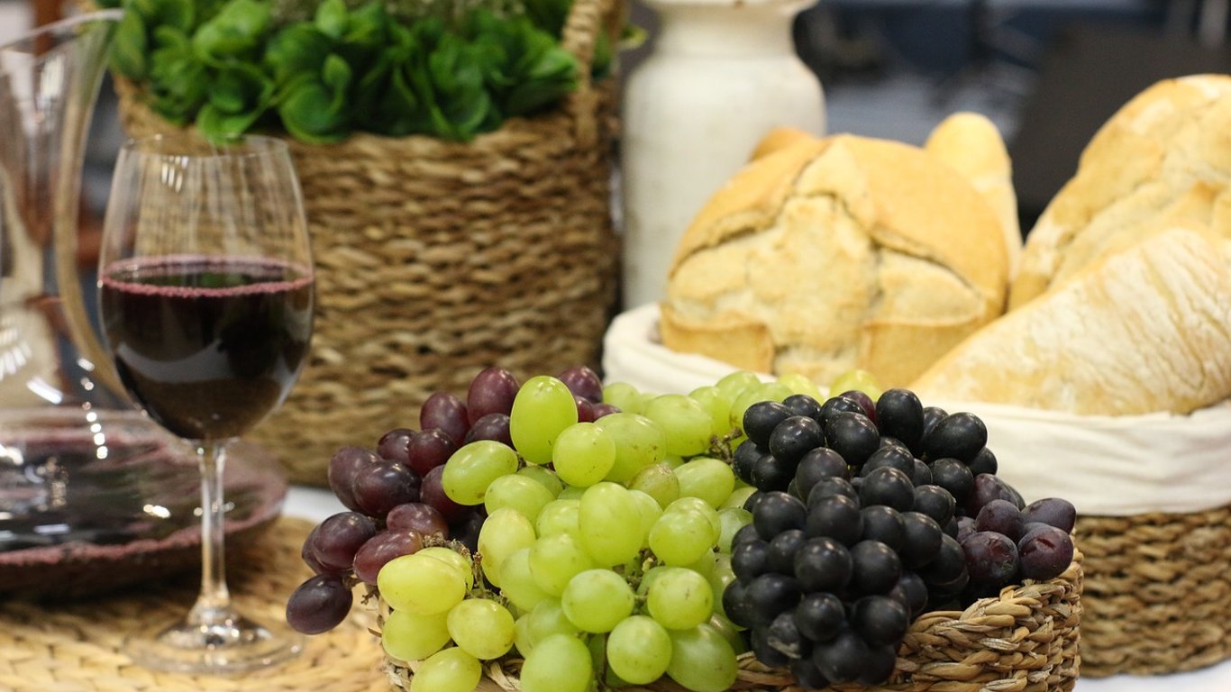 На Одещині зменшили обсяги виробництва хліба та вина