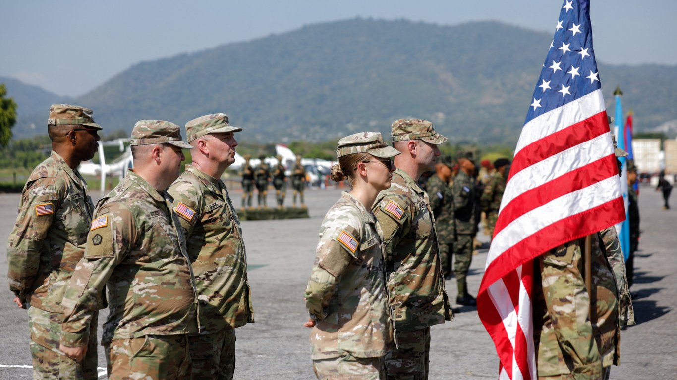 Солдат США заработал 400 000 долларов на секретных данных о Мадуро