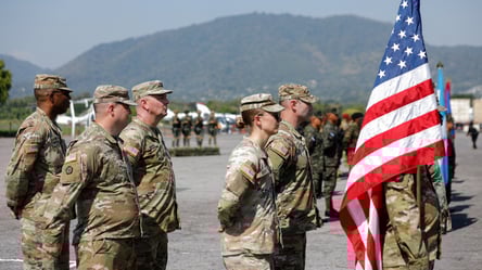 Солдат США заробив 400 000 доларів на секретних даних про Мадуро - 285x160