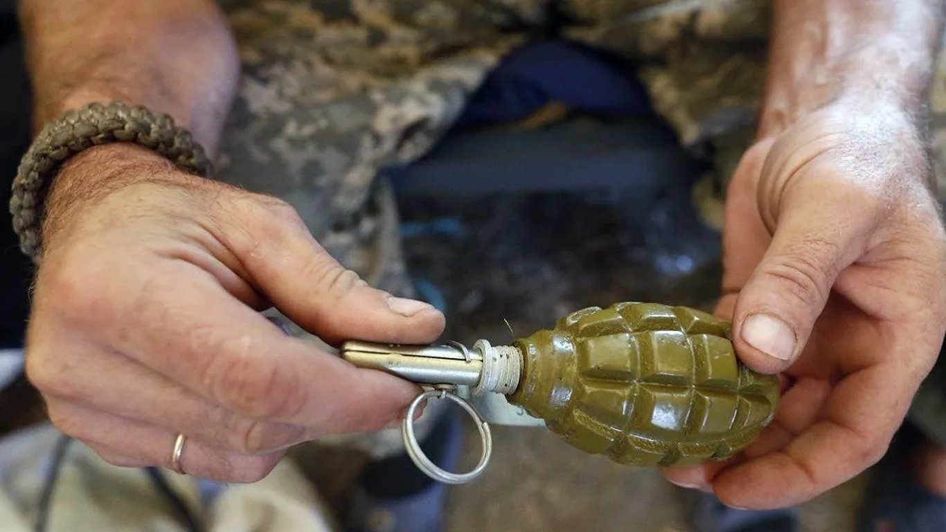 На Киевщине военный ВСУ под хмельком взорвал себя гранатой