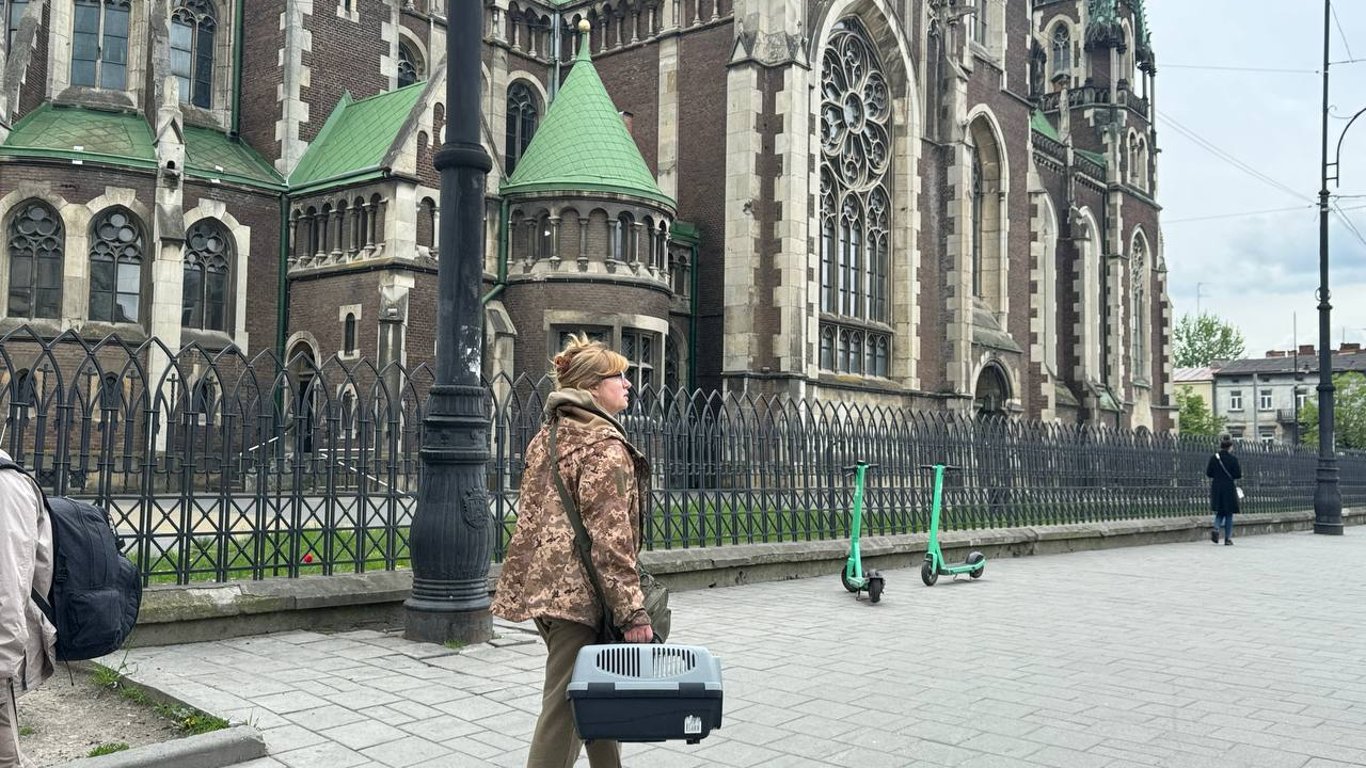 Мобілізація жінок: чи готові у Львові жінки йти на фронт — опитування
