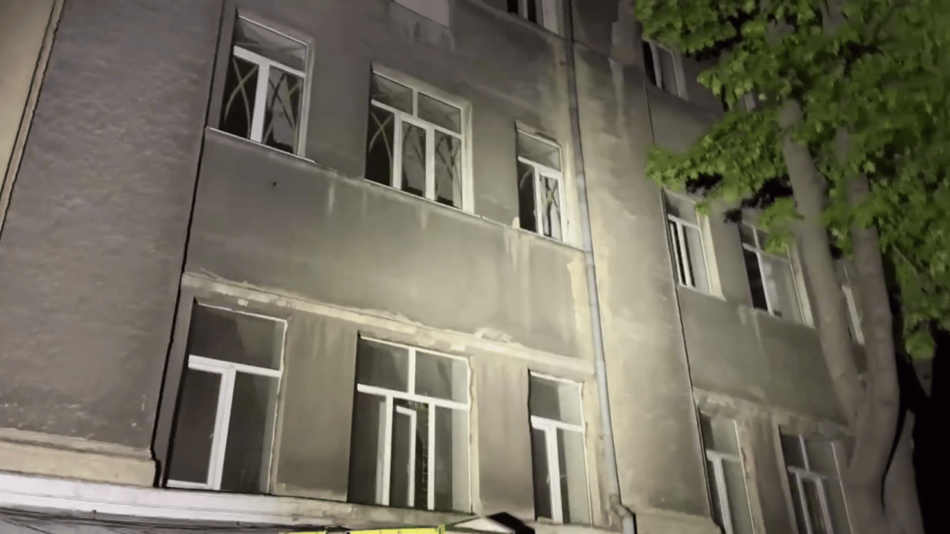 Мер Одеси Труханов показав наслідки ракетного обстрілу міста