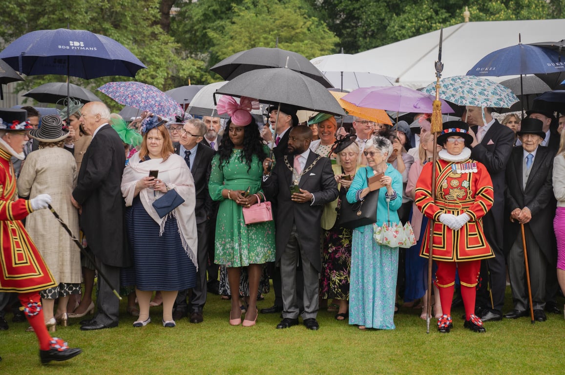 Вечірка в саду Букінгемського палацу. Фото: x.com/KensingtonRoyal