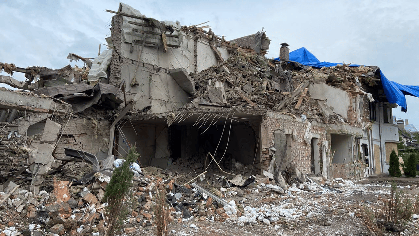 Petropavlivska Borshchahivka after shelling on September 28