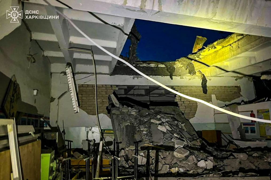 У Великому Бурлуку внаслідок атаки зруйновано адмінбудівлю