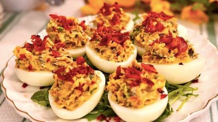 Фаршировані яйця з начинкою: зникнуть зі столу за 1 хвилину - 290x166