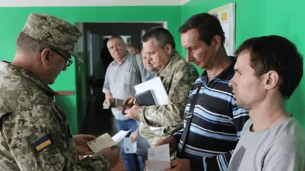 В Україні 1,4 млн українців мають бронь: де вони працюють - 304x171
